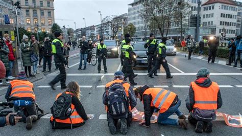 München greift bei Protestaktion von Klima Aktivisten härter durch