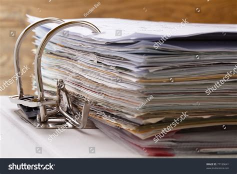 how to open a ring binder