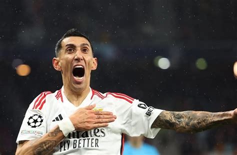 Ángel Di María Scores An Olimpico From A Corner Kick For Benfica Vs