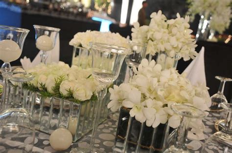 Photo of table centerpieces