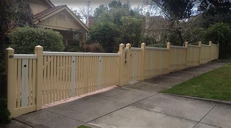 Traditional & Contemporary Timber Fences | Old Malvern Pickets