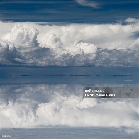 Salar De Uyuni Reflections Mirror Effect Uyuni Bolivia High-Res Stock ...