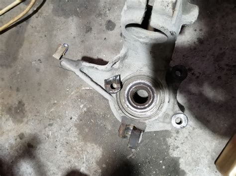 Смерть поворотного кулака — Peugeot 206, 1,6 л, 2005 года | визит на ...