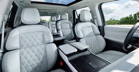 The 2025 Lincoln Navigator Is a Rolling Spa Day of an SUV
