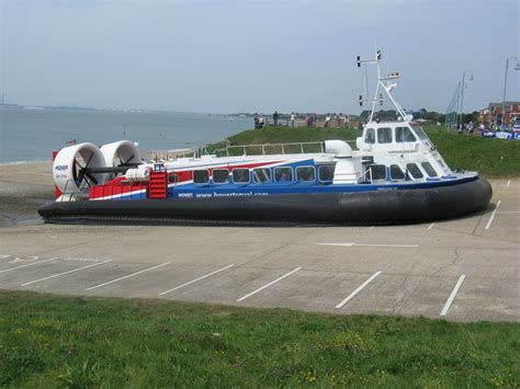 Gh Ap Hovercraft Arriving At Museum Lee On Solent Flickr