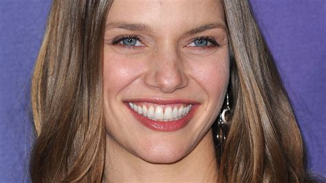 How Chicago Pd S Tracy Spiridakos Influenced Hailey Upton S Character