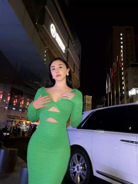 Hot girl bánh tráng trộn khác lạ sau 9 năm nổi tiếng Ai rồi cũng phải thay đổi