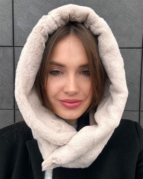 Косинка жіноча капюшон снуд капор із еко-хутра Zefur One size бежева от ...