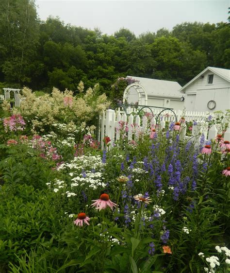 Pam's English Cottage Garden: English Cottage Garden Style for July ...