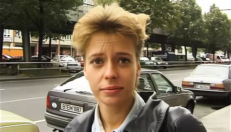 Deutsche Teen auf der Straße angesprochen für erstes Sex Casting xHamster