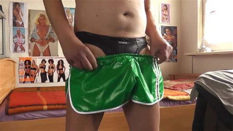 Strip In Gruen Und Schwarz Gay Man Porn Xhamster