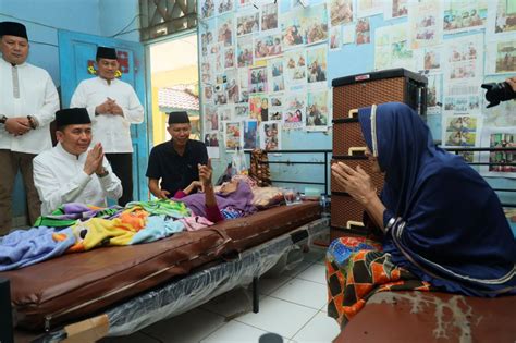 Hari Kemenangan Idul Fitri Pj Gubernur Agus Fatoni Kunjungi Panti