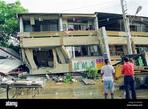 Earthquake Aftermath Taiwan 1999 Stock Photo - Alamy