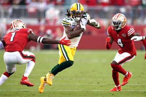 Green Bay Packers' Davante Adams knocked out, officials blasted for non ...