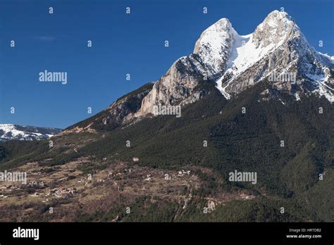 Saldes And The Pedraforca Bergueda Catalonia Spain Stock Photo Alamy