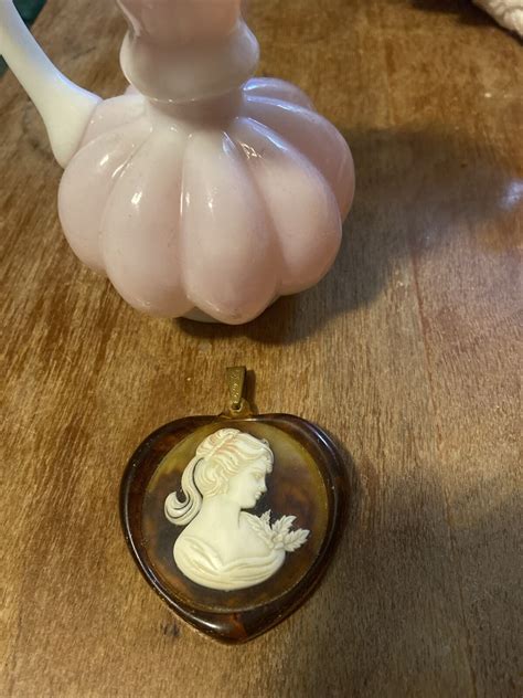 Vintage Faux Tortoise Shell Cameo Pendant Gem