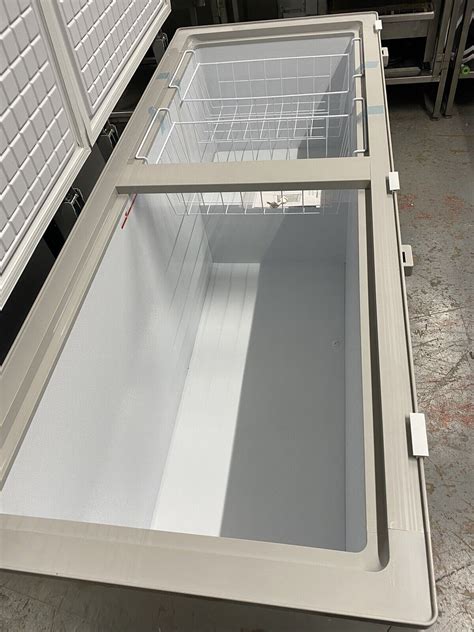 New Large Commercial Stainless Steel Top Chest Freezer On Wheels 650L