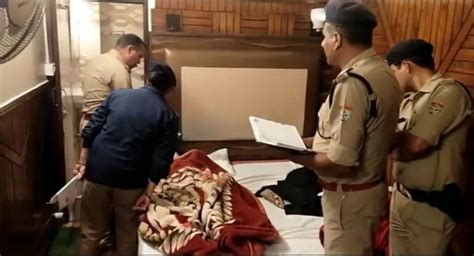 नैनीताल यहां होटल के कमरे से महिला का शव बरामद पुलिस छानबीन में जुटी