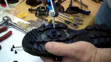 Контактные педали Shimano (SPD) - YouTube