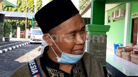 Heboh Salah Tempel Foto Perempuan Calhaj Asal Pati Tertunda