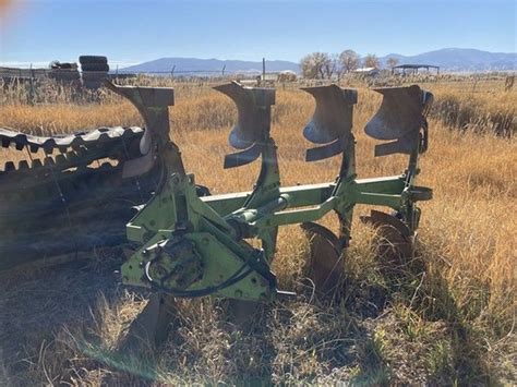 John Deere 4200 Moldboard Plows