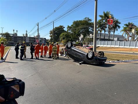 Colis O Entre Dois Carros Seguida De Capotamento Deixa Um Ferido Na Asa