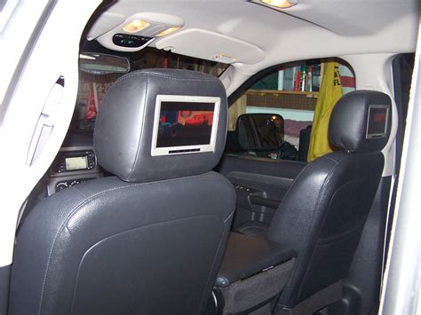 Headrest Monitors are installed in the Ram! | DodgeTalk Forum