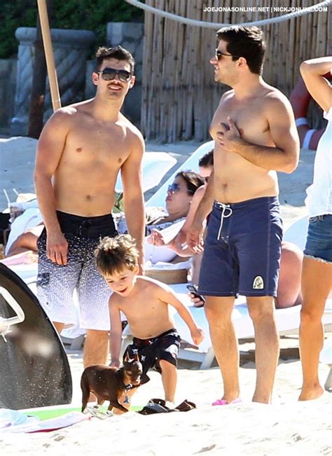 Joe Jonas Shirtless In Cabo Joe Jonas Photo 27167921 Fanpop