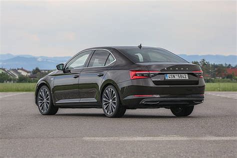 Skoda Superb III FL 1 5 TSI 150 KM 2019 liftback skrzynia ręczna napęd