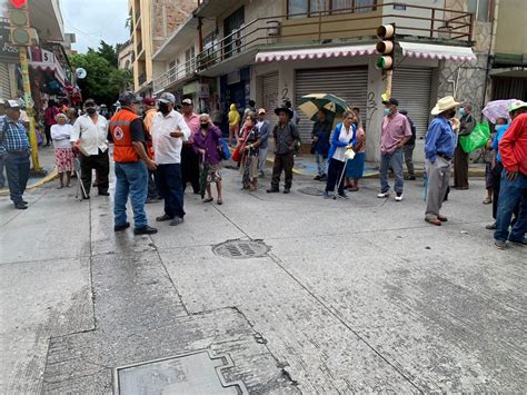 Adultos Mayores Bloquean El Primer Cuadro De La Ciudad El Sol De