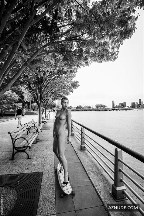 Marisa Papen Naked On A Skateboard On The Streets Of New York Aznude