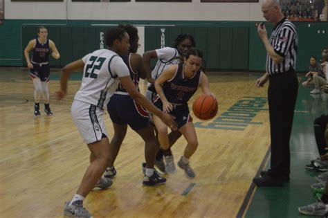 Peabody girls defeat Teurlings Catholic after strong second half in Division II select regional ...