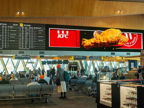 KFC goes 3D with first commercial 3DOOH billboard - stoppress.co.nz