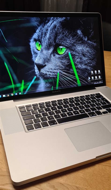MacBook Pro 17 - Изключително запазен! Intel Core i7 2.66Ghz, 8 GB Ram ...