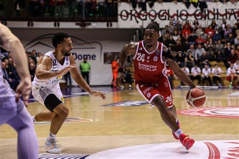 Frank Bartley IV In Arrivo A Brindisi Sportando