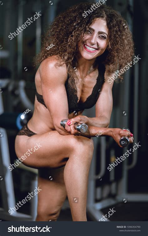 Photo De Stock Womans Body Bodybuilder Gym Sexy Lingerie 1096354790 Shutterstock