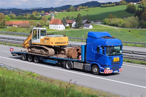 Scania G Mit Raupenbagger Scania G Auf Der A Rege Flickr