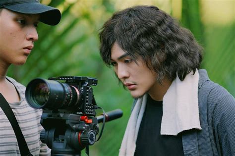 Tiết lộ bất ngờ về thân thế của hot boy giao nước đá trong web drama hot nhất MXH