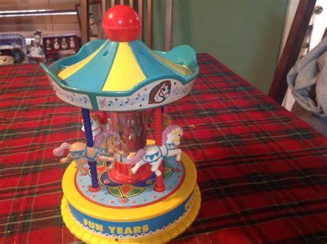 Carousel Redbox Wind Up Musical Toy 1991