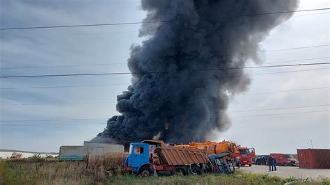 Foto Video Incendiu Violent La Un Depozit Din Voluntari A Fost Emis