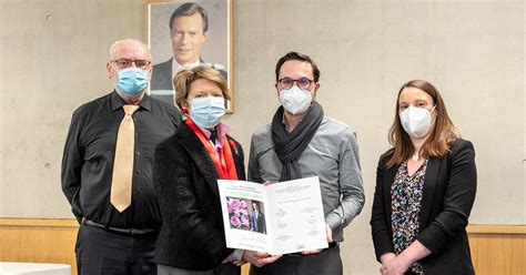 Remise de lacte de baptême du rosier Prince Guillaume Grand Duc