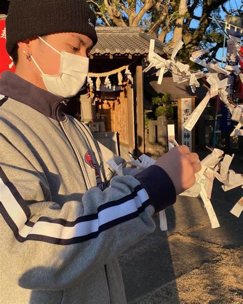 野口義斗さんのインスタグラム写真 野口義斗instagram「 明けましておめでとうございます🎍⛩ 2023年になりましたが、変わら