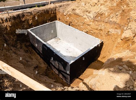 Tanque de agua subterraneo fotografías e imágenes de alta resolución