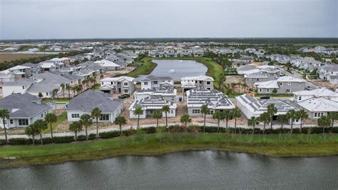 Palm Beach Gardens OKs Avenir dog parks, age-restricted neighborhood