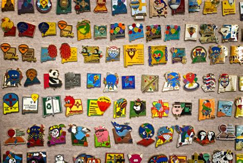 Check Out Steve Arndts Balloon Fiesta Pin Collection