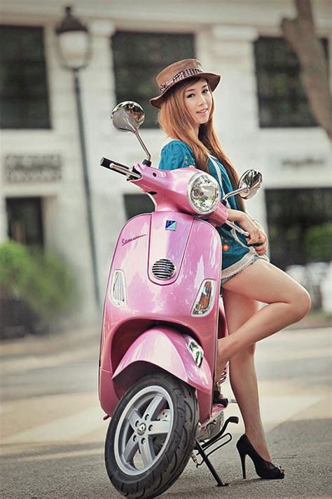 Pretty Scoot Girl Scooter Girl Vespa Girl Motorcycle Girl