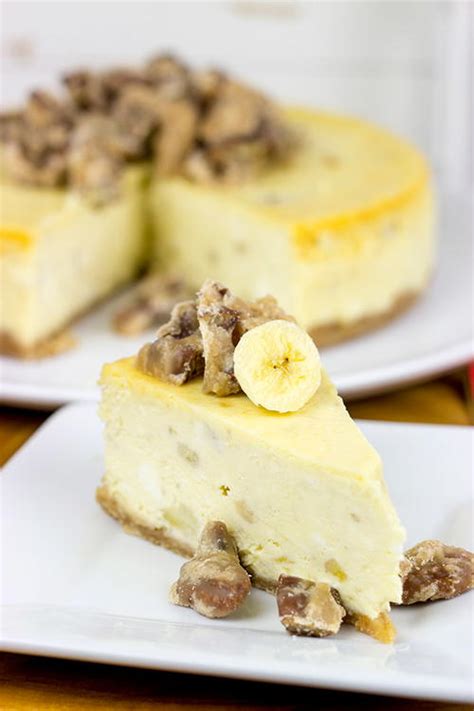 Banana Pudding Cheesecake with Crumbled Pralines | TheBestDessertRecipes.com