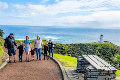 18 Beginner Tips for International Family Travel - 7Wayfinders