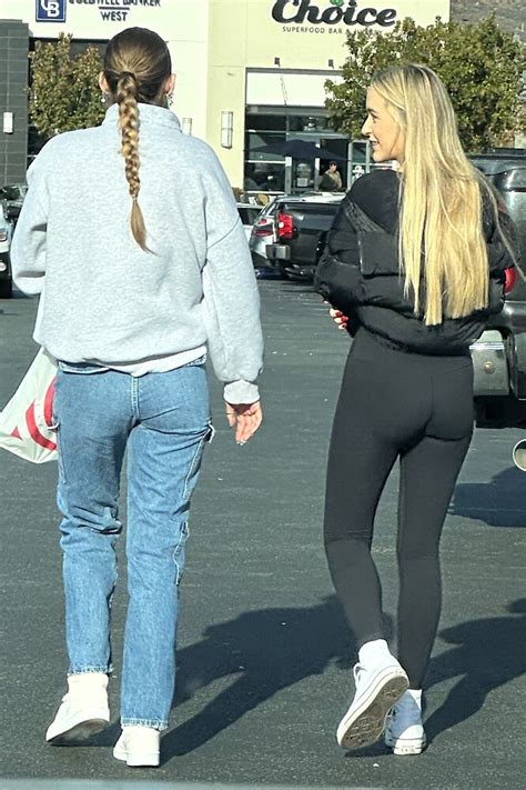 Tight Blonde College Girl With A Great Ass In Leggings Spandex Leggings Yoga Pants Forum