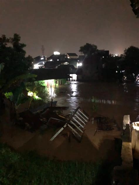 Garut Kota Dikepung Banjir Tragedi Banjir Bandang Cimanuk Hantui Warga